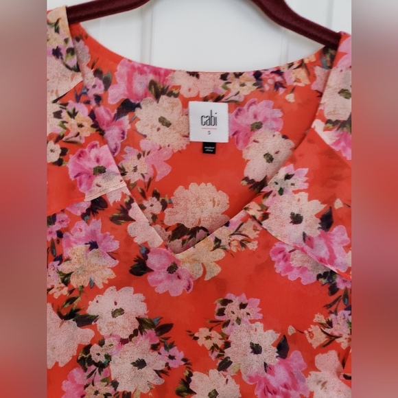 cabi Lush Floral Cold Shoulder Top - Picture 4 of 8